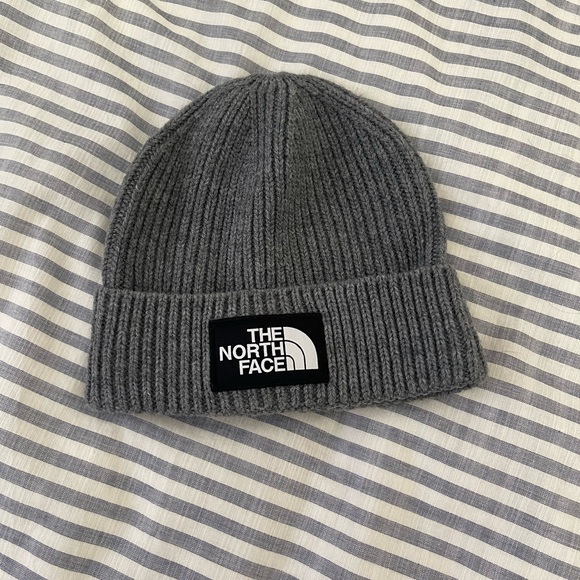 The North Face Logo Box Cuffed Beanie - Picture 1 of 9
